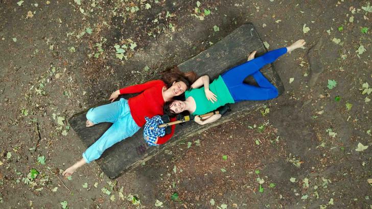 Nues & Culottées - Zoé et Louise 